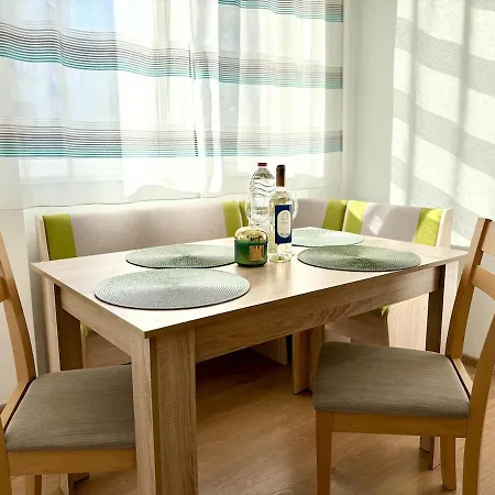 Seaside 2br Free Parking