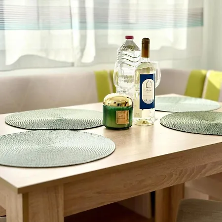 Seaside 2br 公寓 *